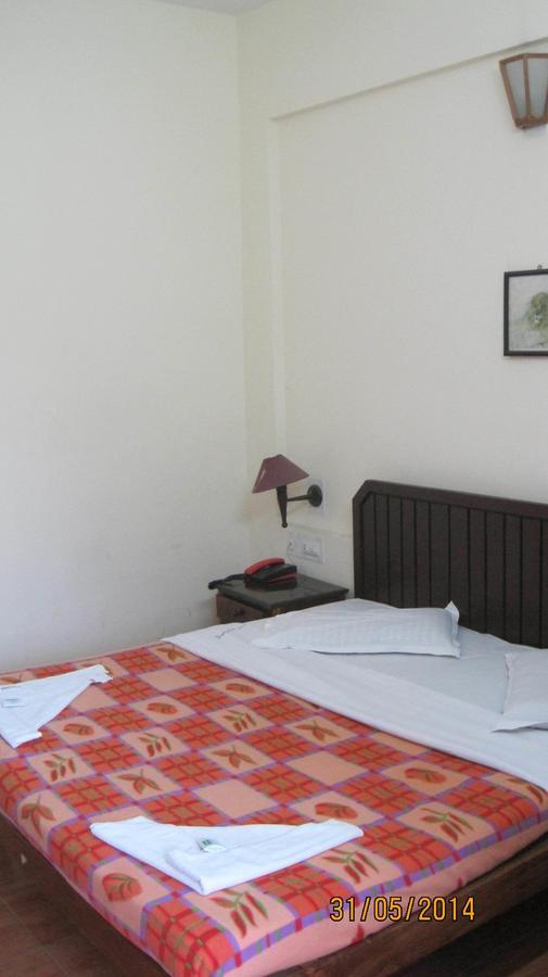 Poopada Hotel Munnar Buitenkant foto